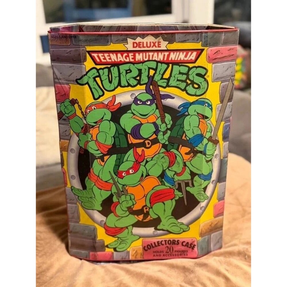 Vintage TMNT Deluxe Collectors Case Lot With 19 Action Figures